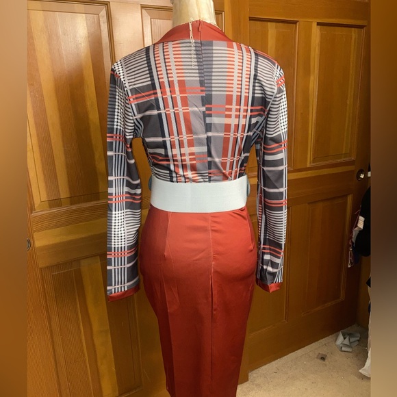 NWT, Lavishly Paris Belted Designer Dress. - Picture 8 of 16